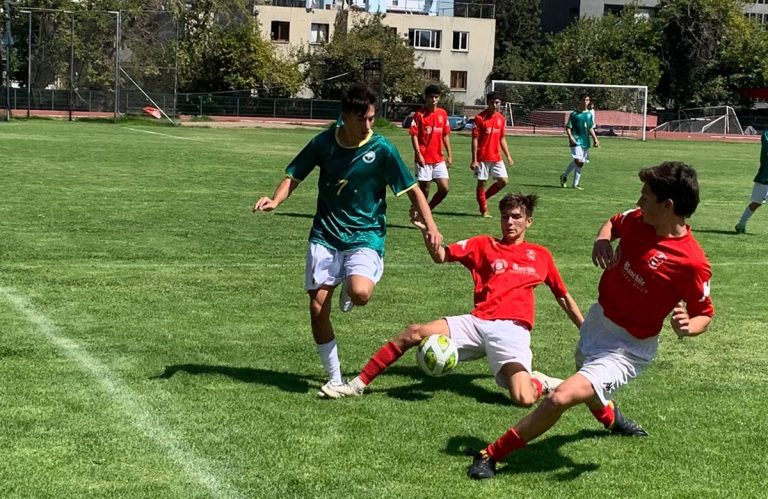Verbo Divino gana el superclásico y busca revancha en el fútbol Soprole UC