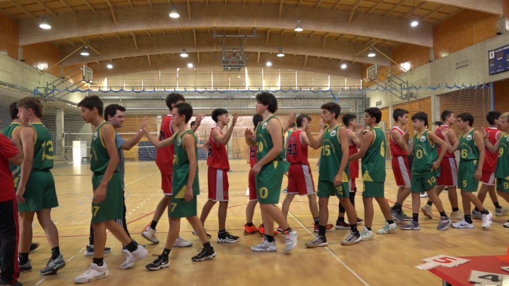 Básquetbol Soprole UC: Verbo Divino vs SIEB termina con un triunfo por lado