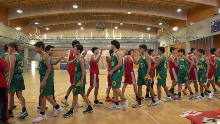 Básquetbol Soprole UC: Verbo Divino vs SIEB termina con un triunfo por lado