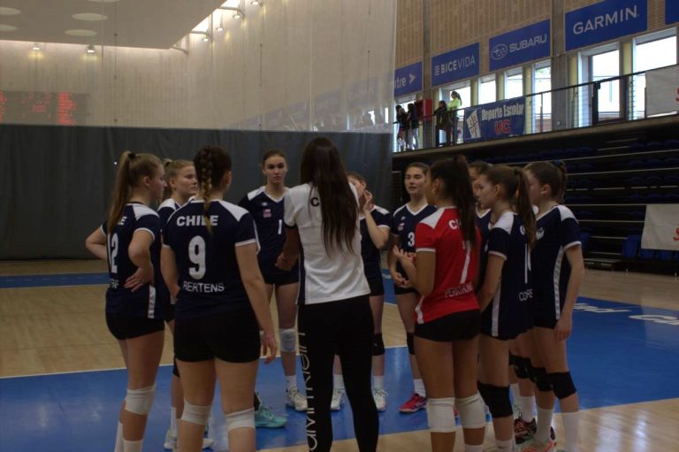 Resumen Vóleibol Soprole UC: Alemanes comienzan bien su objetivo de ir por el bi