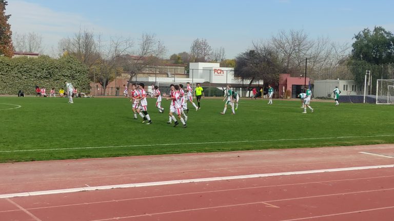 San Benito con un pie en las semis tras golear a San Anselmo en el Fútbol Soprole UC