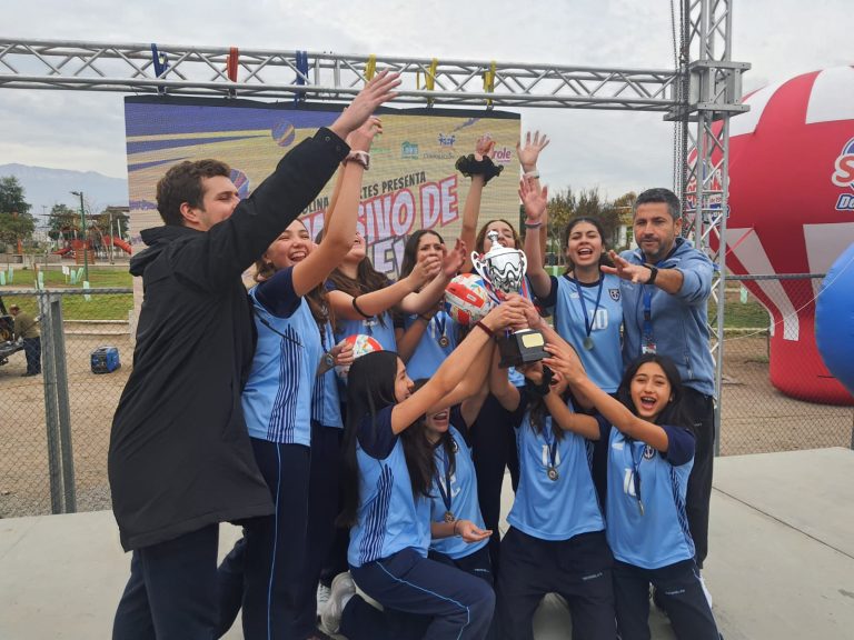 Más de 600 estudiantes disfrutaron con el masivo de vóleibol Soprole en Colina