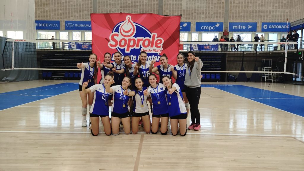 Alemán D.S bicampeón del Vóleibol Soprole UC en Damas