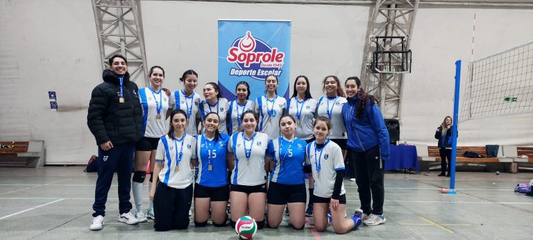 Mayor de Peñalolén campeón en el Ascenso Damas Vóleibol Soprole UC