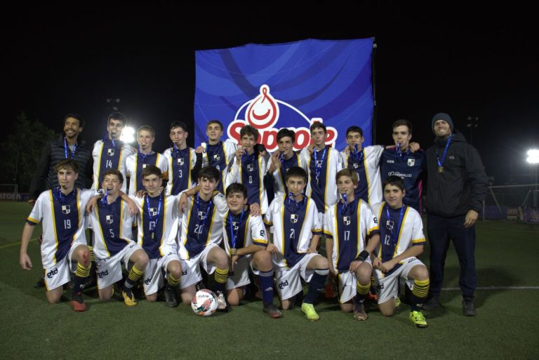 Huinganal campeón de Proyección Intermedia en el Fútbol Soprole UC