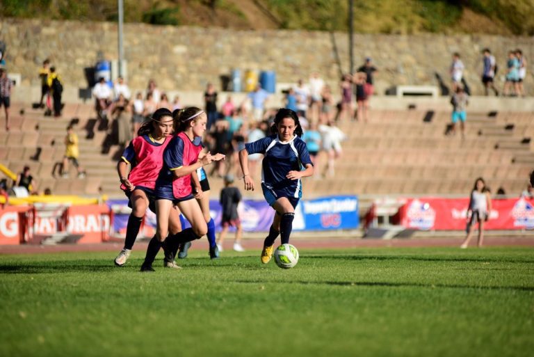 Estos equipos lideran en Proyección A, Selección Media y Damas Básica del Fútbol Soprole UC