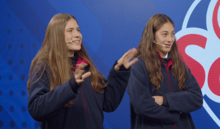 Las hermanas Philipps en Deportivo Escolar Soprole