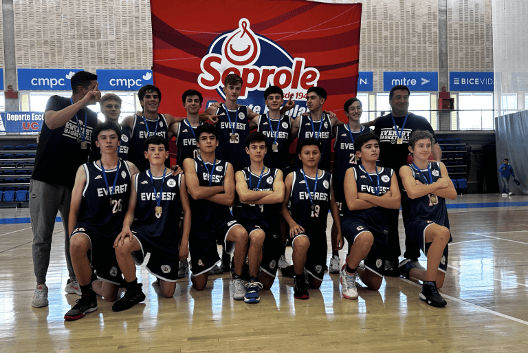 ¡Everest Campeón de Intermedia en el Básquetbol Soprole UC!
