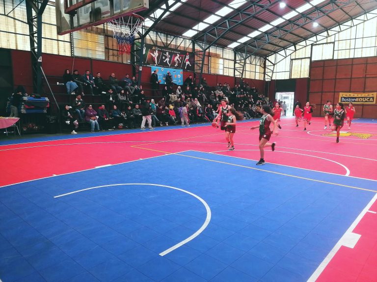 La lluvia no impidió el Básquetbol Soprole UC en San Marcos