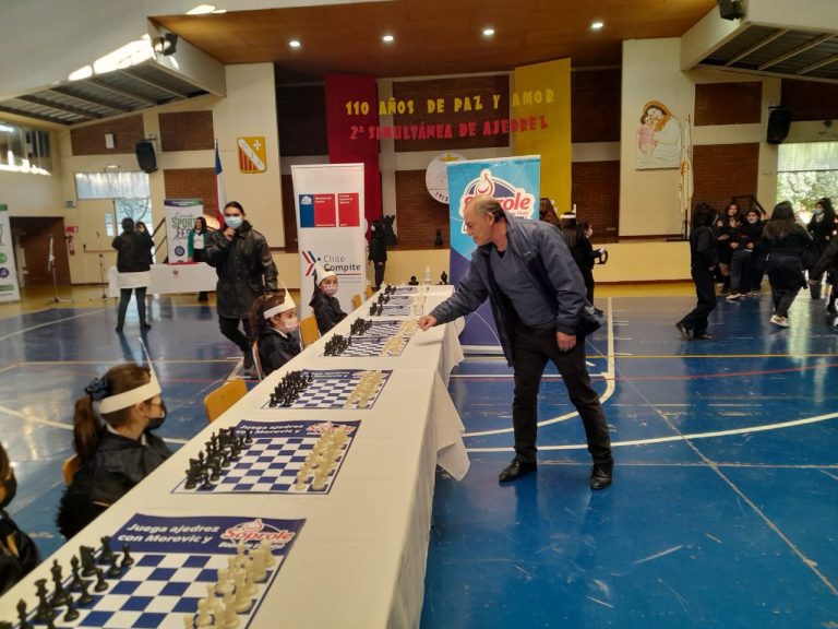 San Felipe fue la primera sede de las simultáneas de Ajedrez Soprole