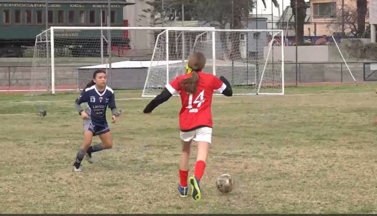 Fútbol Soprole UC: San Ignacio El Bosque se impuso a Lincoln Pudahuel en Damas
