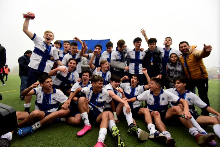 The Mayflower campeón Superior del Fútbol Ascenso Soprole UC