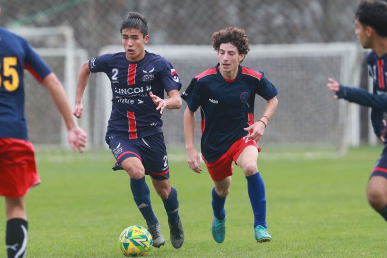 14 colegios cambian de categoría: ascensos y descensos del Fútbol Soprole UC