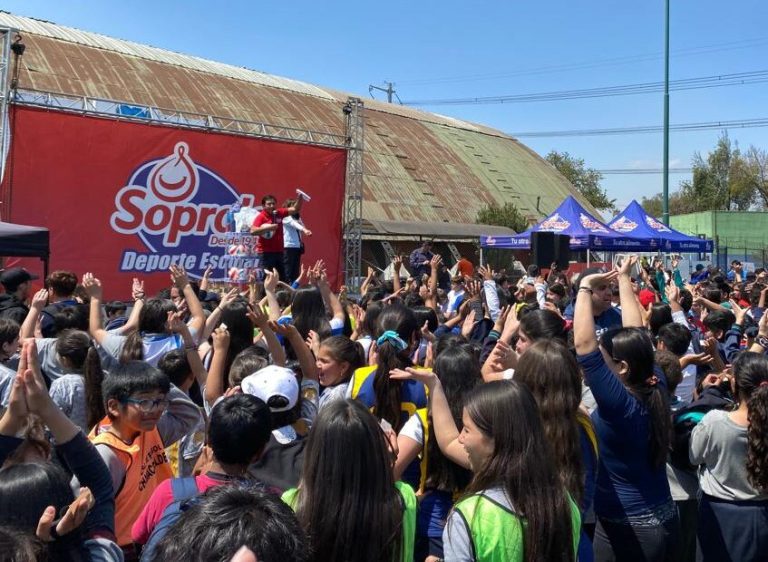 Más de 40 colegios participarán en la final del Vóleibol Masivo Soprole 2025