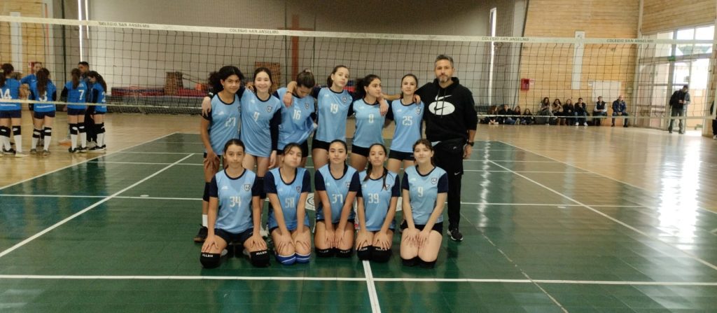 Trewhela’s Chicureo está en semis y piensa en el doblete del Honor Damas Vóleibol Soprole UC