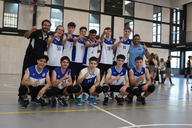 Alemán D.S. representará a Chile por duplicado en el Mundial Escolar de Vóleibol Serbia 2024