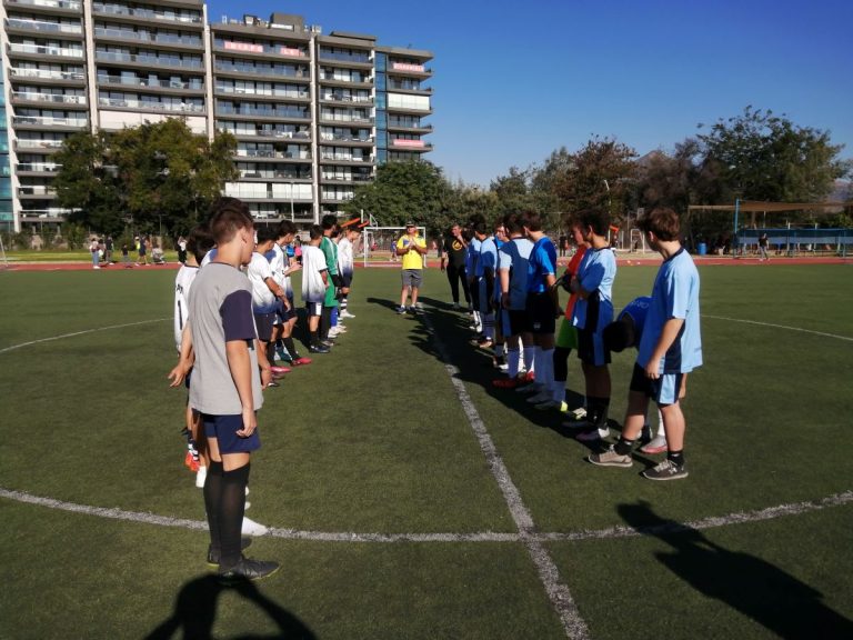 Instituto Hebreo y Lincoln International se preparán para el Fútbol Soprole UC