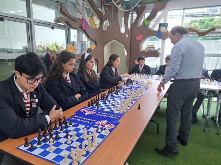Saint Peter´s ya tiene a sus ganadores en las simultáneas de Ajedrez Soprole