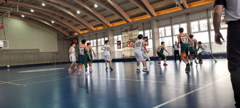 Tras la fecha 4 se apretó lucha en los playoffs del Básquetbol Soprole UC