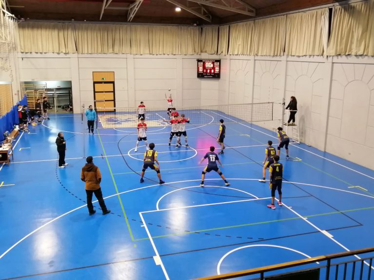 Vóleibol Soprole UC: Dulce revancha y el último campeón eliminado