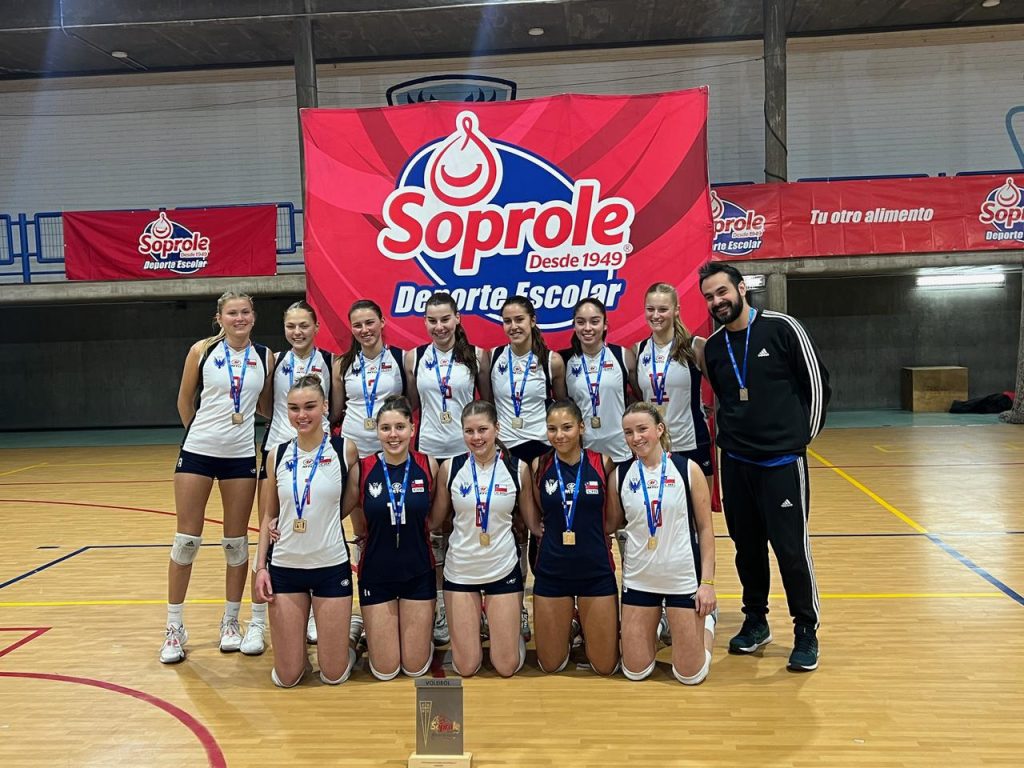 Recuerdo 2024: Alemán D.S. es tricampeón en Honor Superior Damas del Vóleibol Soprole UC