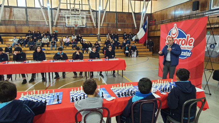 Colegios de Ñuñoa suman nuevos finalistas para las Simultáneas de Ajedrez Soprole