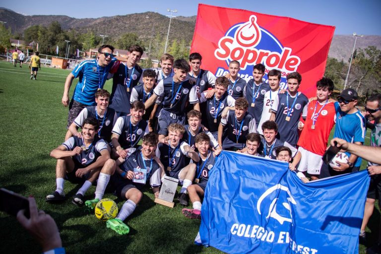 Generación tricampeona: Everest otra vez gana el Fútbol Soprole UC