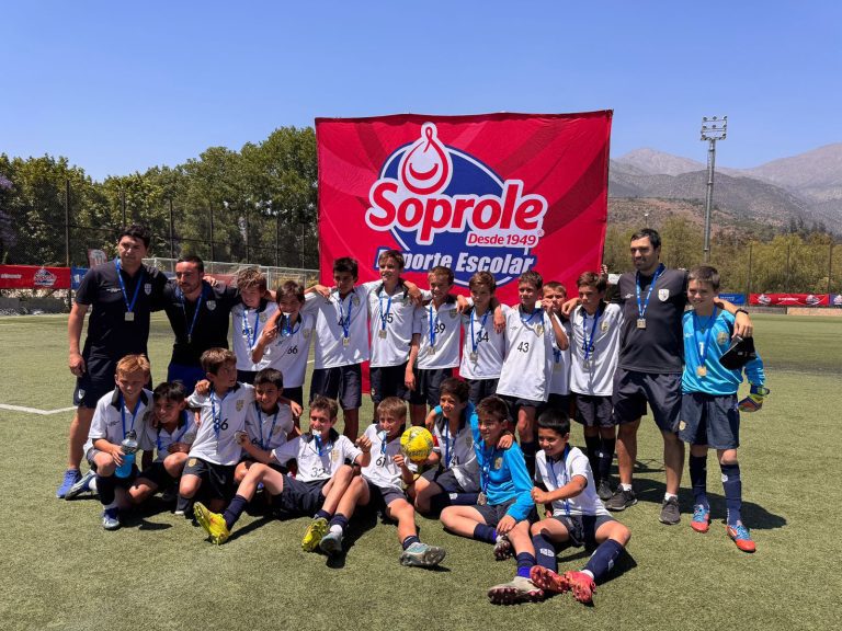 San Francisco de Asís campeón del Ascenso Mini en el Fútbol Soprole UC