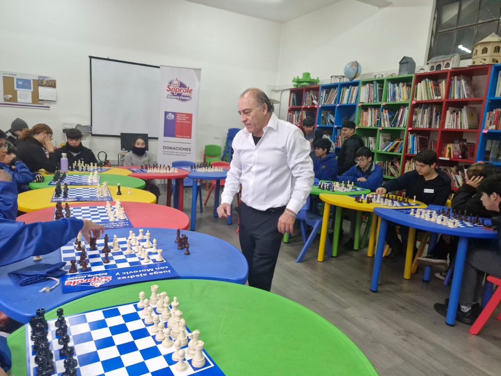 Nueve clasificados de Limache a la final de las Simultáneas de Ajedrez Soprole
