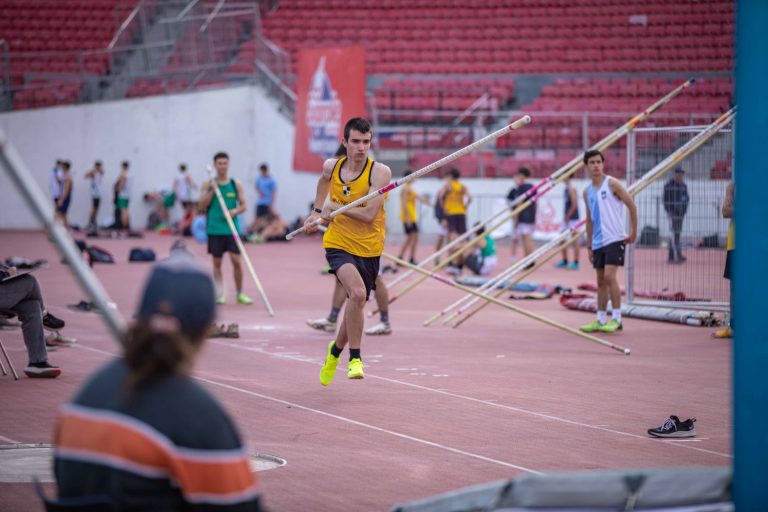 Revisa los tres torneos del atletismo Soprole en octubre