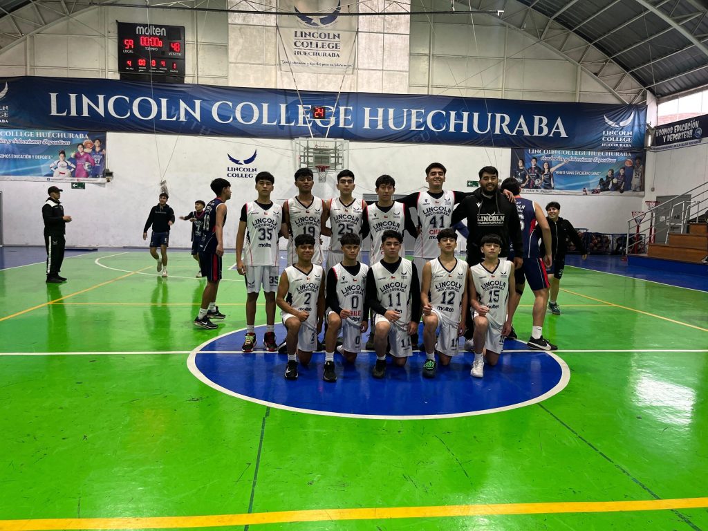Básquetbol Soprole UC: Lincoln Huechuraba se impusó por dos en duelo de protagonistas