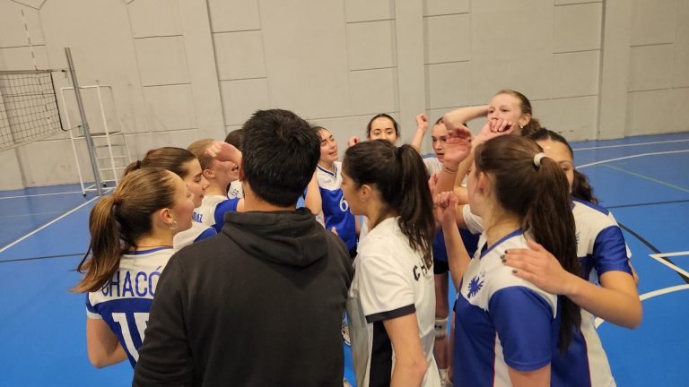 Alemán D.S sufrió ante Saint Gabriel y va por el tetracampeonato del Vóleibol Soprole UC