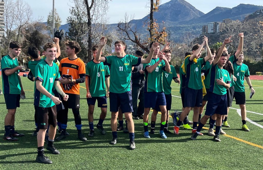 A semis del Fútbol Soprole UC: Monte Tabor da la sorpresa y Saint George no falla