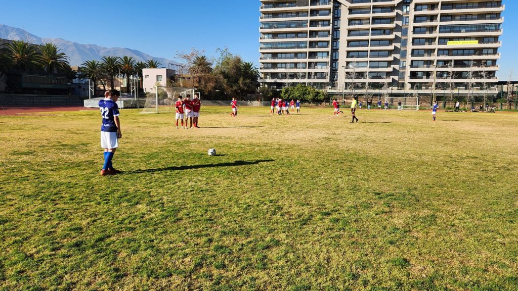 Fútbol Soprole UC: Cordillera elimina a SIEB y espera a Verbo Divino en semifinales