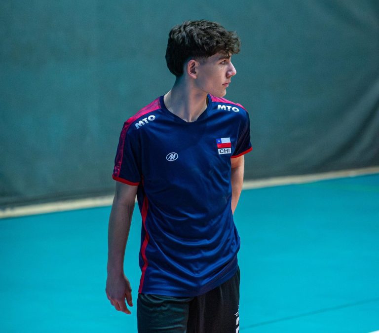 Juan José Vivanco representa con orgullo a Don Orione en la Selección Juvenil de Vóleibol