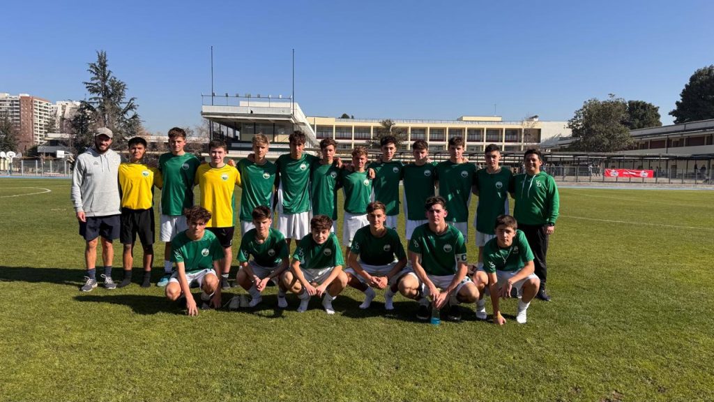 Fútbol Soprole UC: Verbo Divino empató a tiempo y avanzó a semis tras un clásico intenso