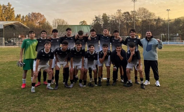 Santo Domingo avanzó a las semis del Fútbol Soprole UC
