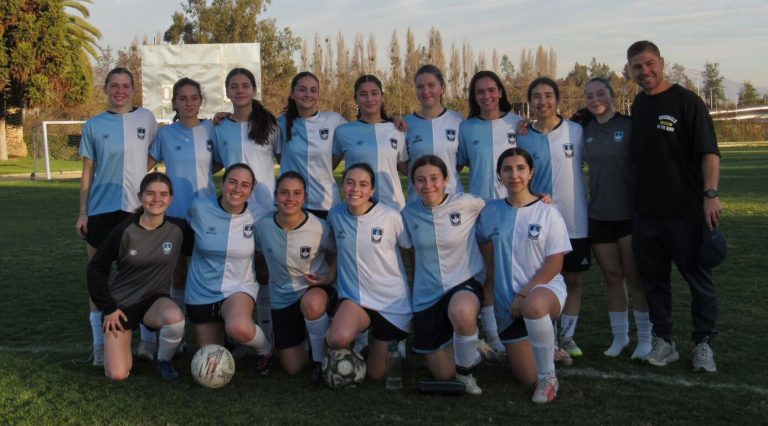 SS.CC Manquehue va por su revancha en la final del Fútbol Damas Soprole UC