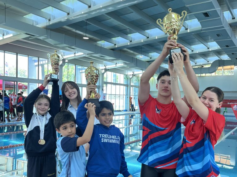 Nuevo campeón regional y un récord en Natación Soprole de Santiago