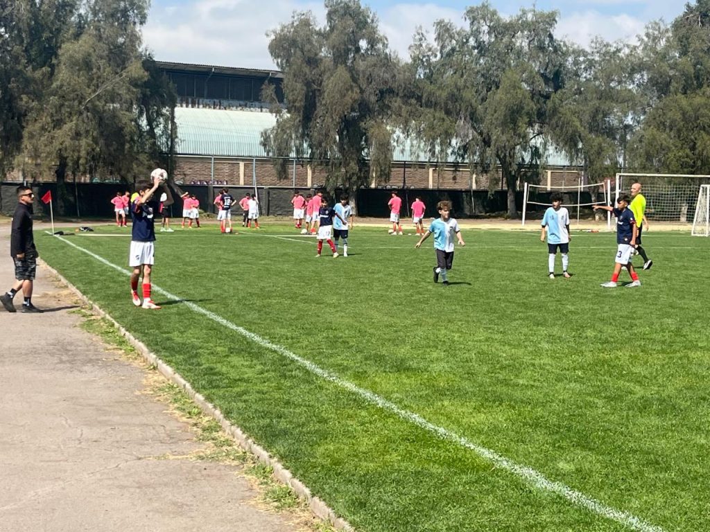 Don Orione y SS.CC. Manquehue repartieron triunfos claves en el Fútbol Soprole UC