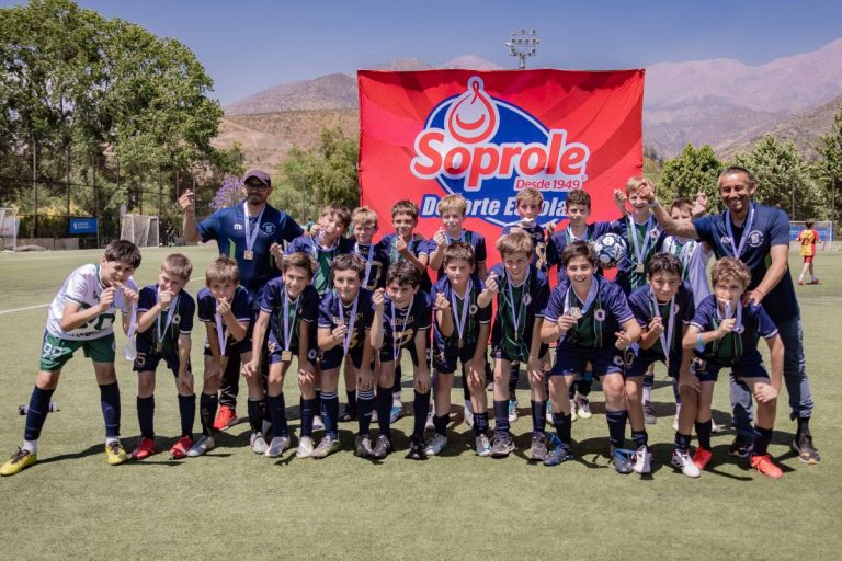 Viajes de hasta tres horas: el esfuerzo que coronó a La Cruz en el Fútbol Soprole UC