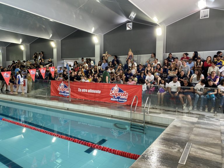 Natación Soprole: más de 450 nadadores y ocho récords en la final
