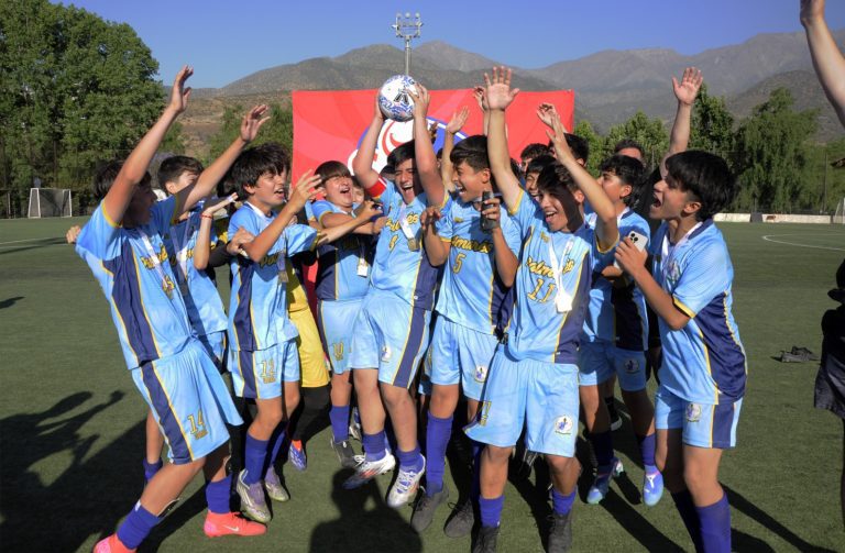 Fútbol Soprole UC vivió apasionante última jornada de finales