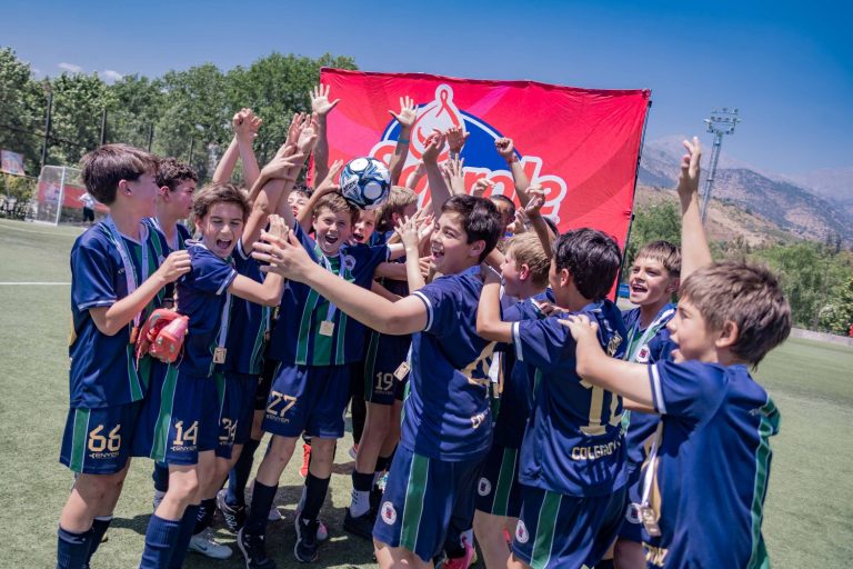 Tres campeones en el primer día de finales del Fútbol Soprole UC
