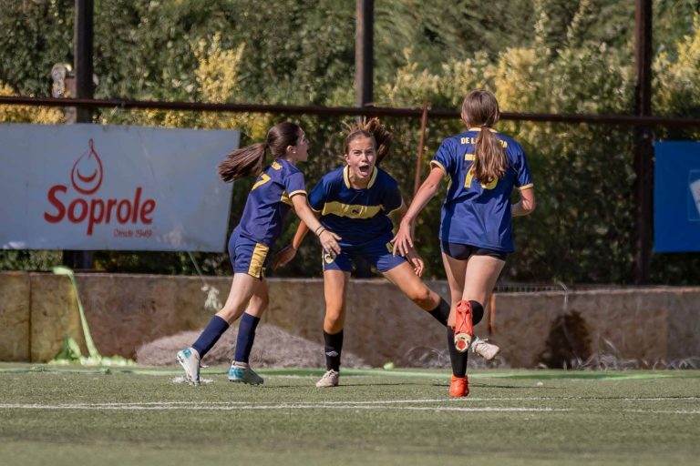 Solo dos colegios nuevamente alzaron en Mini e Infantil la Copa del Fútbol Soprole UC