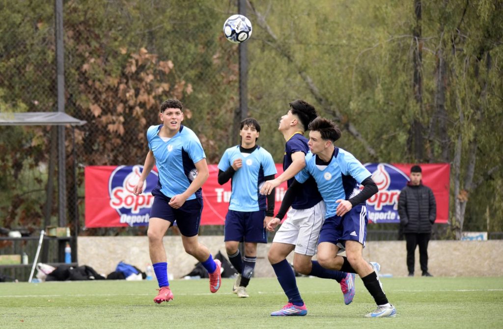 Algunos ya están en semis: Así se juegan los playoffs del fútbol Soprole UC este sábado