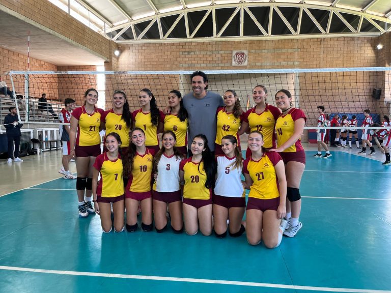 Saint Gabriel también celebra en el Vóleibol Soprole UC
