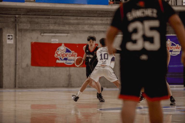 Así quedaron las posiciones luego de la 4ta fecha del Básquetbol Soprole UC