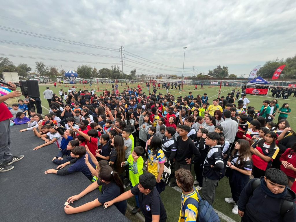 Tercera fecha del Vóleibol Masivo Soprole en Cerro Navia