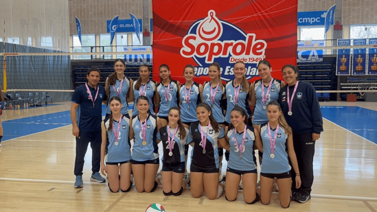 SS.CC. Manquehue consiguió el título de Honor damas en el Vóleibol Soprole UC